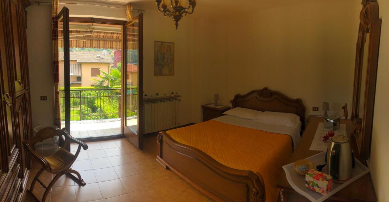 Casa Tiziana Villa Лавена Понте Треза Екстериор снимка