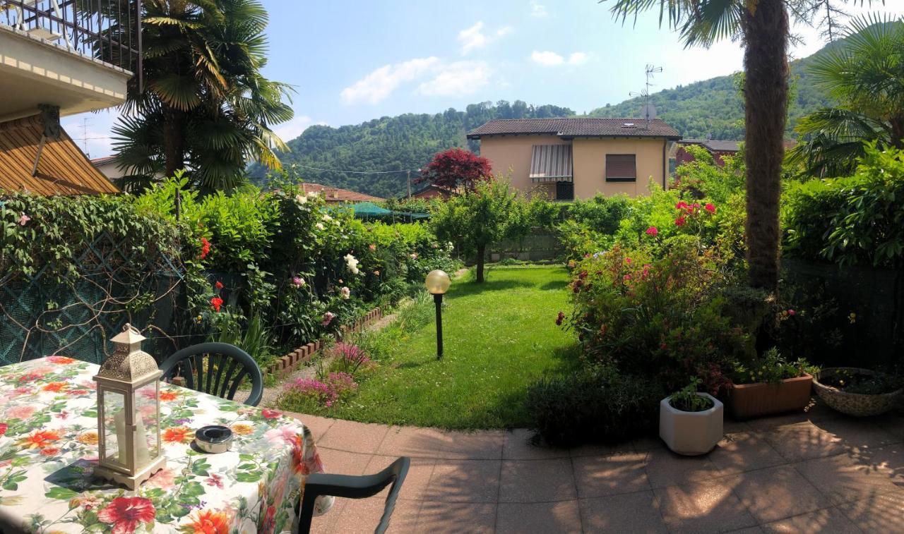 Casa Tiziana Villa Лавена Понте Треза Екстериор снимка